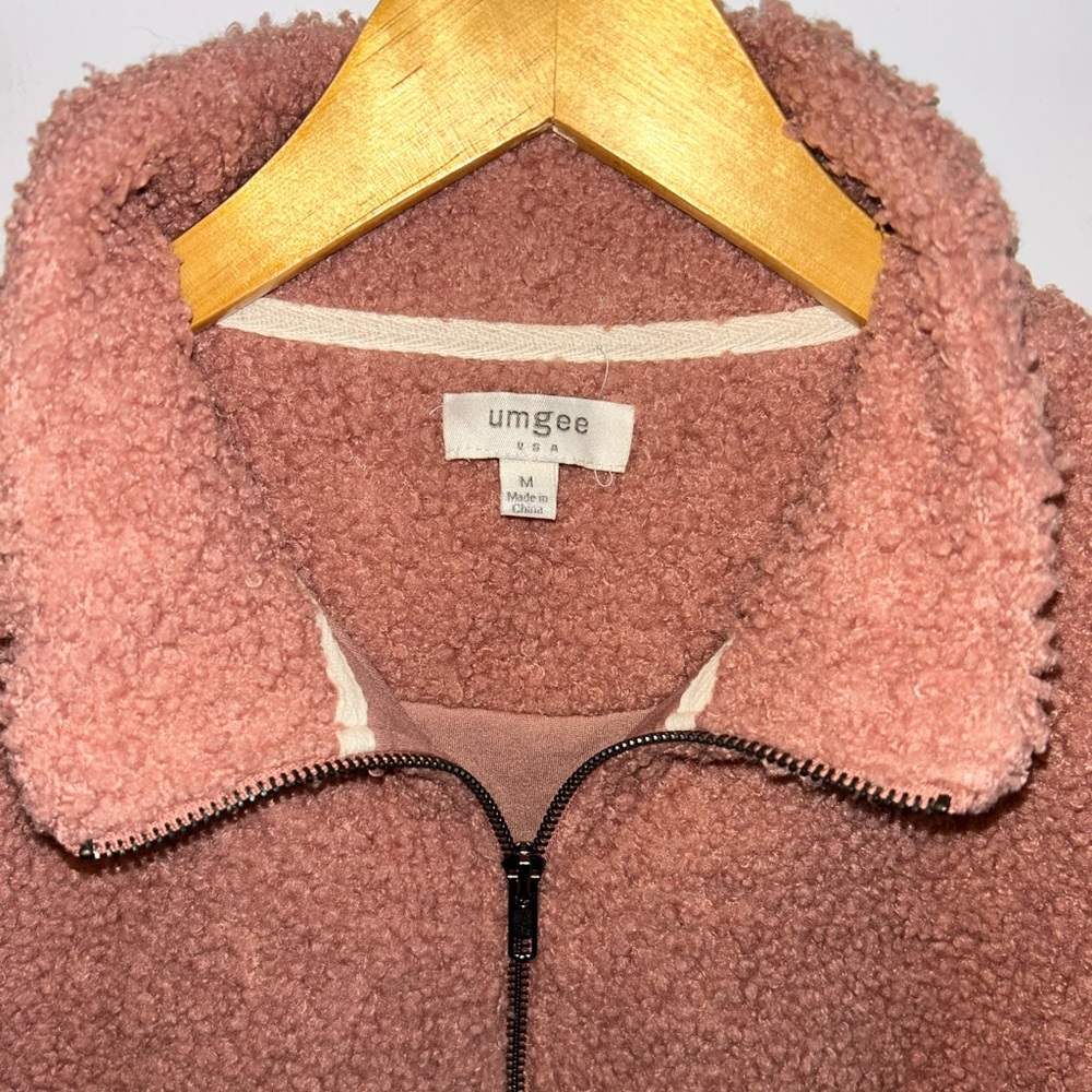 UMGEE dusty rosy, peach “Teddy” sleeveless, zip‎ up vest- sz Medium - Picture 3 of 10